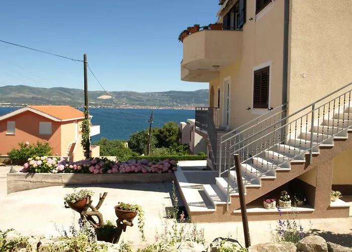 Ljilja Sea View スラティネ