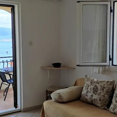 Ljilja Sea View דירה סלאטינה