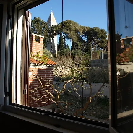 Ljilja Sea View דירה