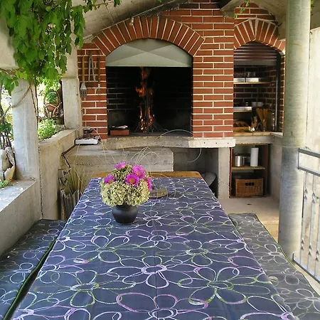 Ljilja Sea View Apartament Slatine