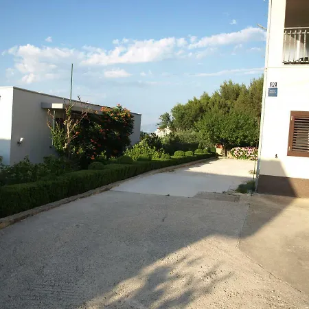 Ljilja Sea View Apartament Slatine